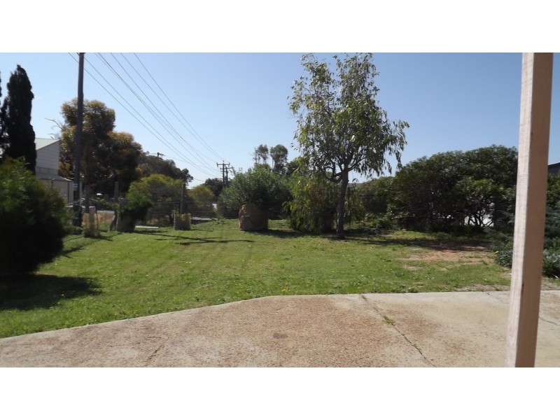 18 Bartlett Place, Port Denison WA 6525