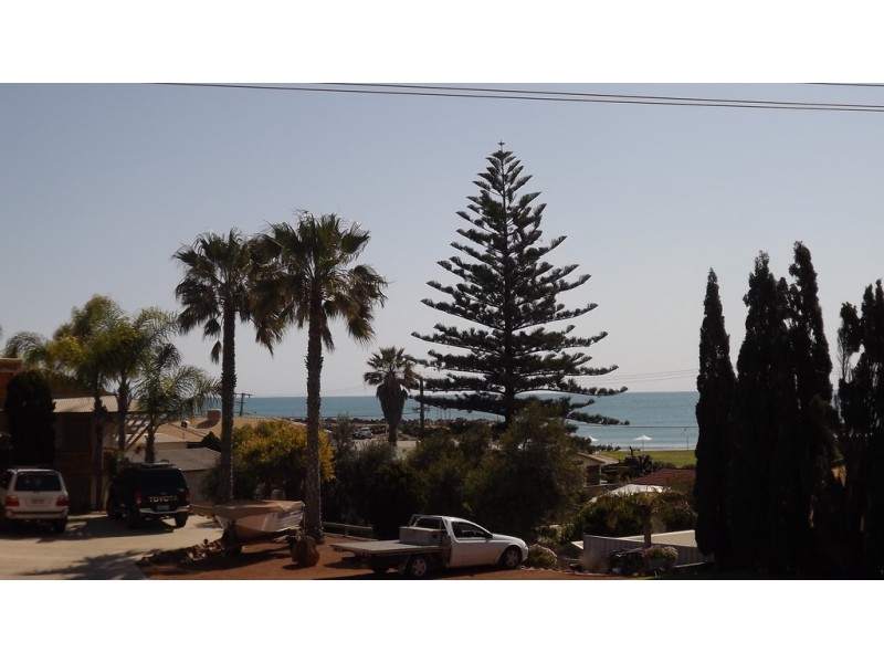 18 Bartlett Place, Port Denison WA 6525