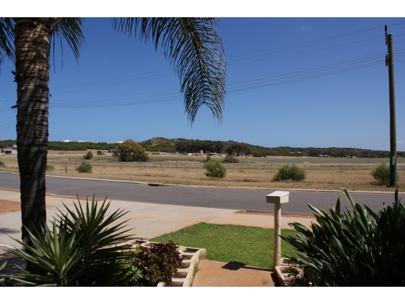 33 Pickering Dve, Dongara WA 6525