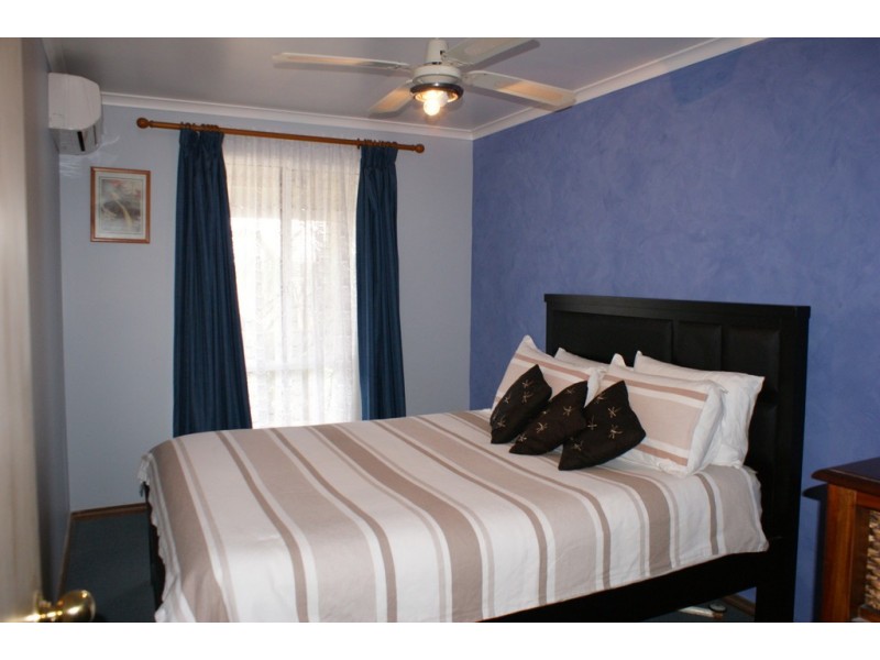 33 Pickering Dve, Dongara WA 6525