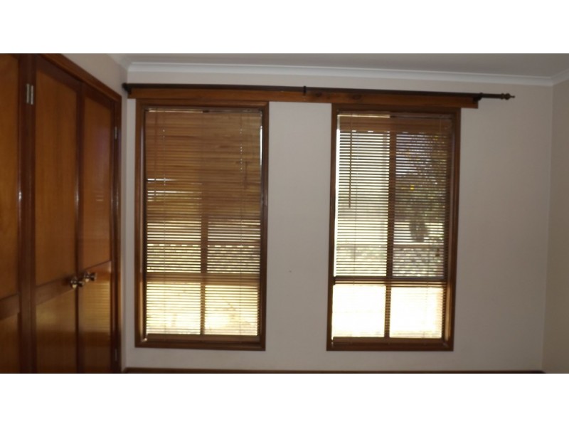 5 Pickering Drive, Dongara WA 6525