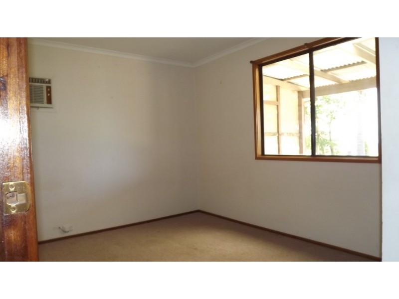 5 Pickering Drive, Dongara WA 6525