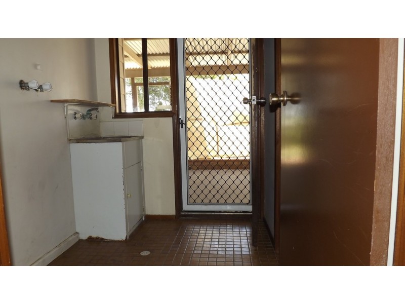 5 Pickering Drive, Dongara WA 6525