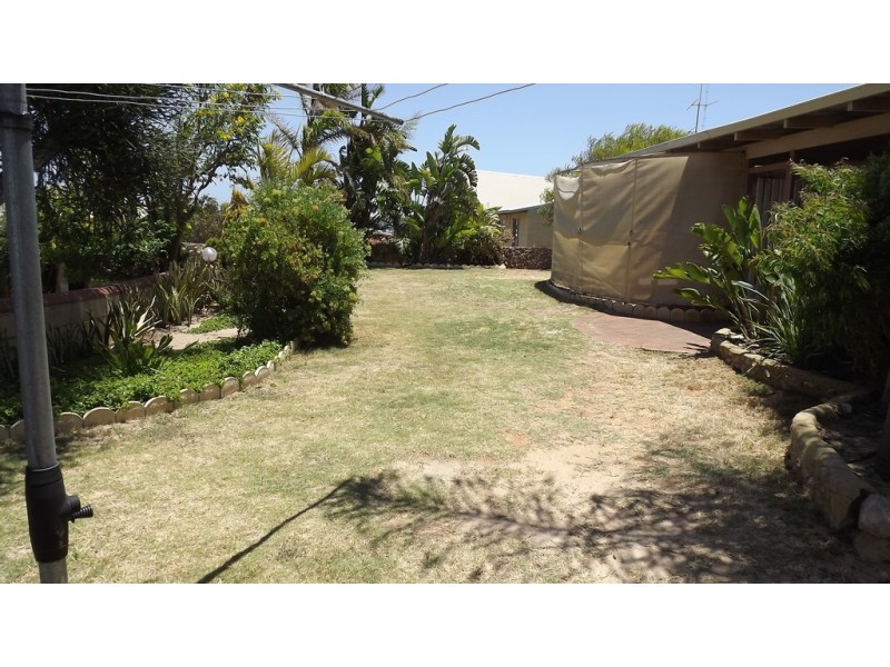 5 Pickering Drive, Dongara WA 6525