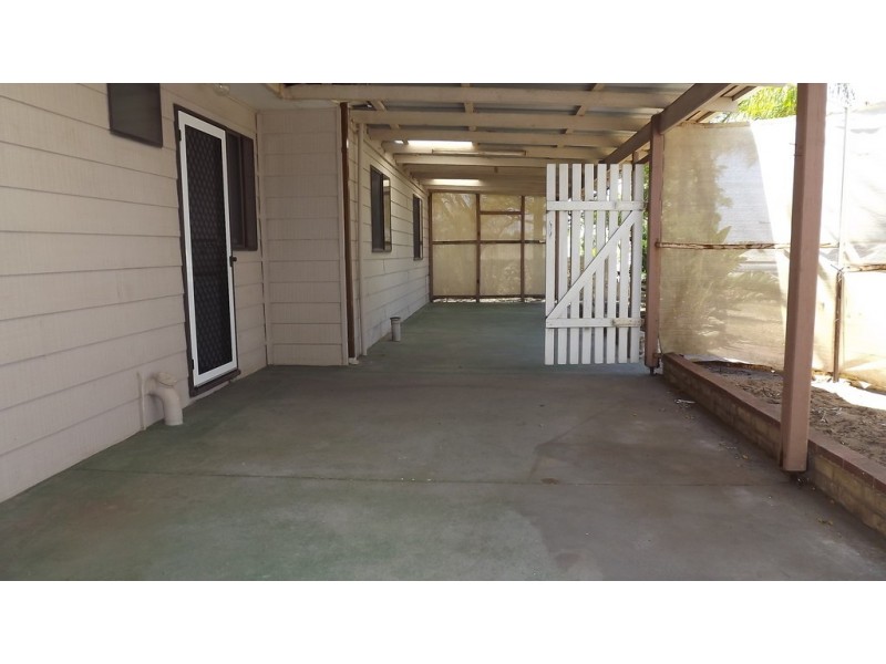 5 Pickering Drive, Dongara WA 6525