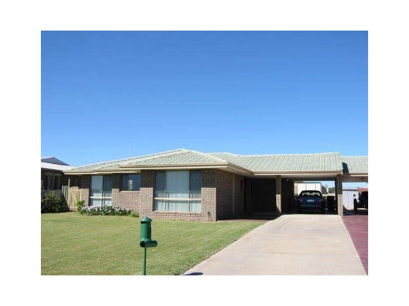 11 Seaview Court, Port Denison WA 6525