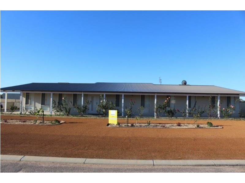 7 Cardwell Gardens, Dongara WA 6525