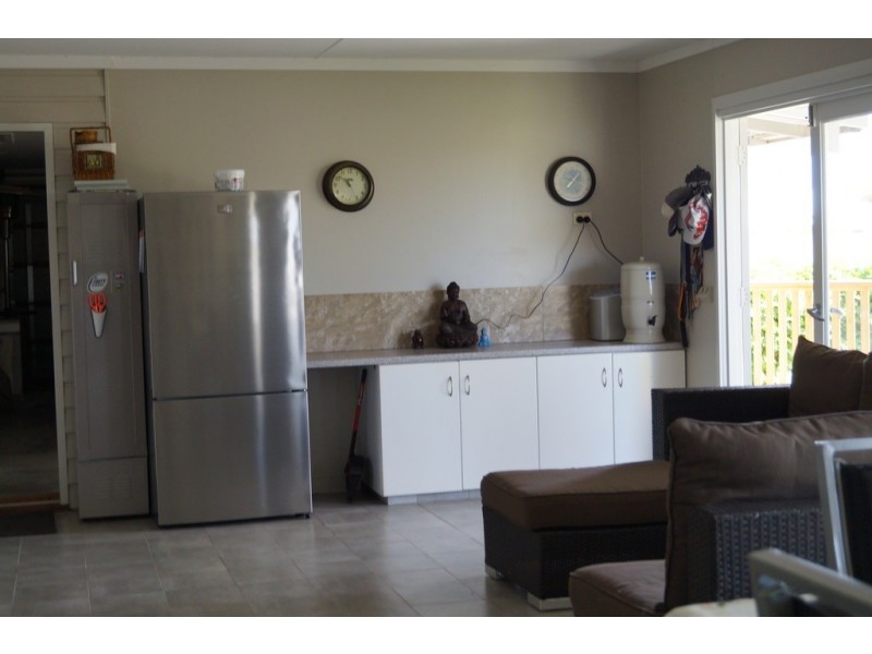 7 Cardwell Gardens, Dongara WA 6525