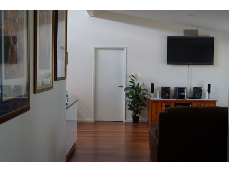 7 Cardwell Gardens, Dongara WA 6525