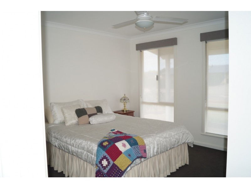 7 Cardwell Gardens, Dongara WA 6525