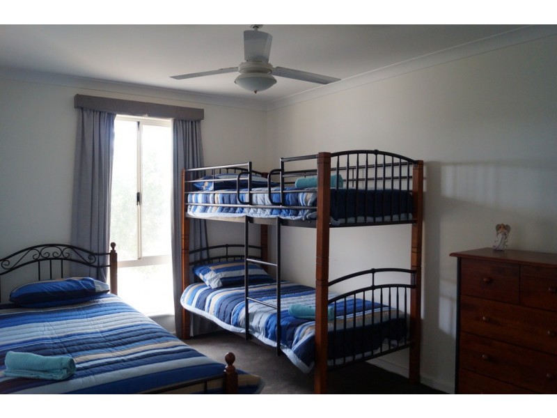 7 Cardwell Gardens, Dongara WA 6525