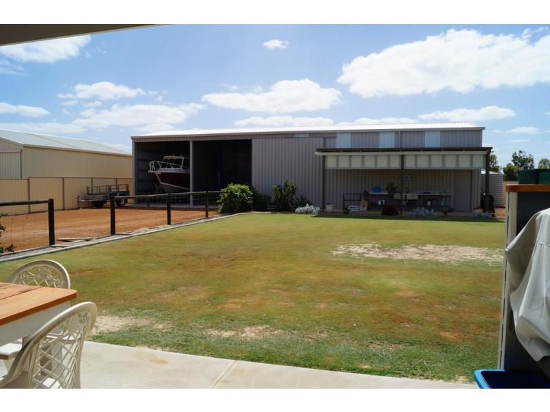 7 Cardwell Gardens, Dongara WA 6525