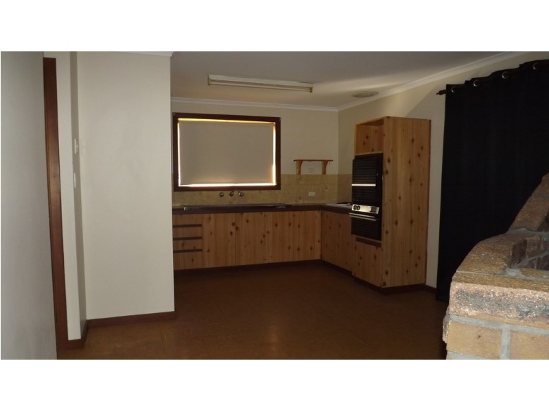 22 Dodd Street, Dongara WA 6525