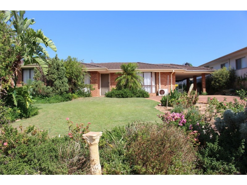 7 Bartlett Place, Port Denison WA 6525