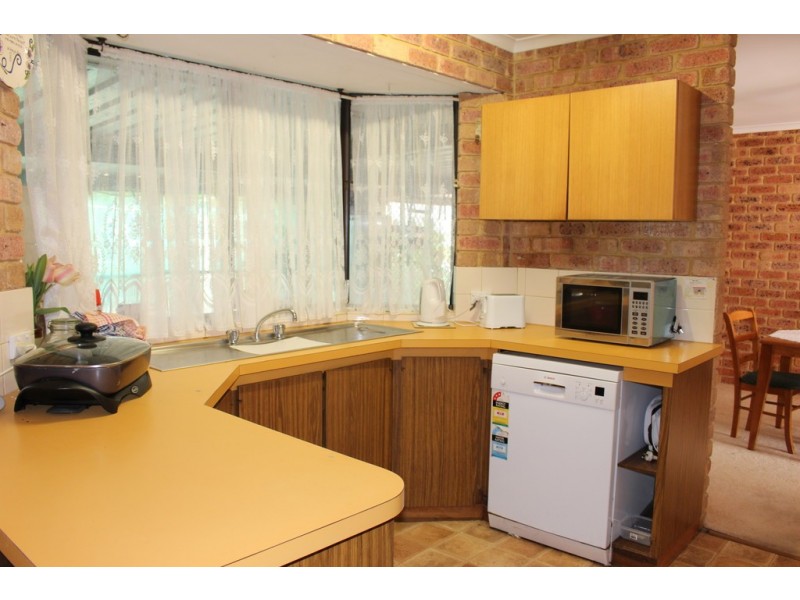 7 Bartlett Place, Port Denison WA 6525