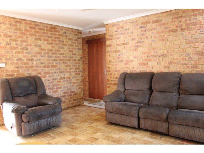 7 Bartlett Place, Port Denison WA 6525