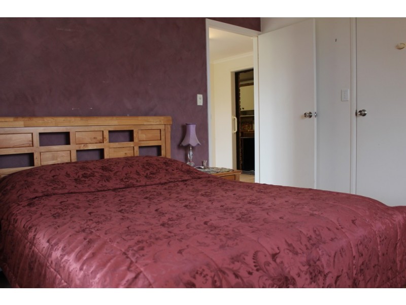 7 Bartlett Place, Port Denison WA 6525