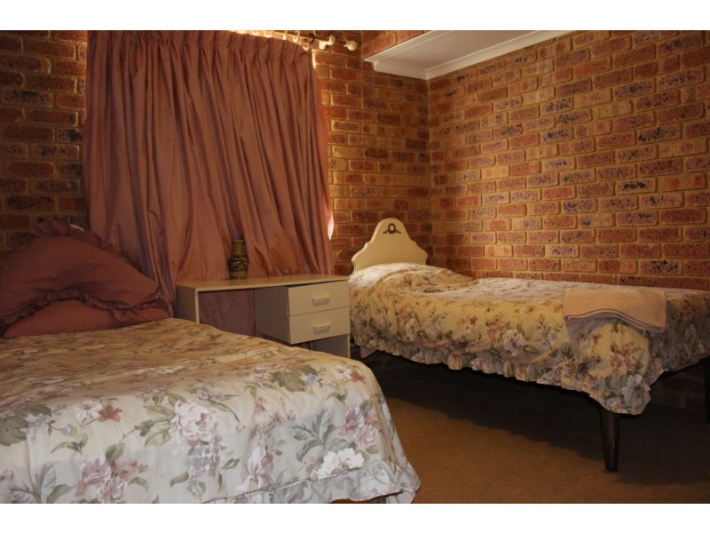 7 Bartlett Place, Port Denison WA 6525