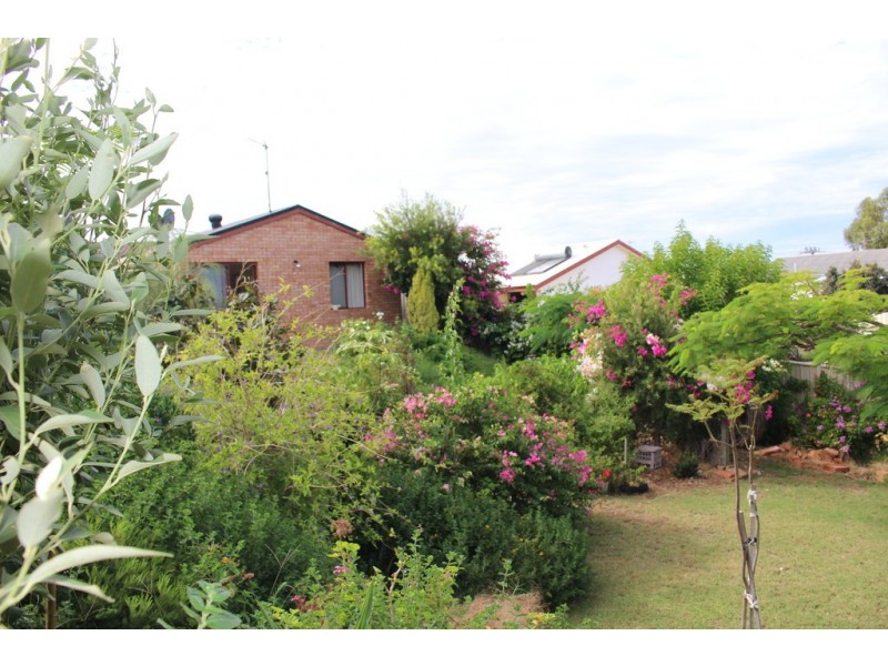 7 Bartlett Place, Port Denison WA 6525