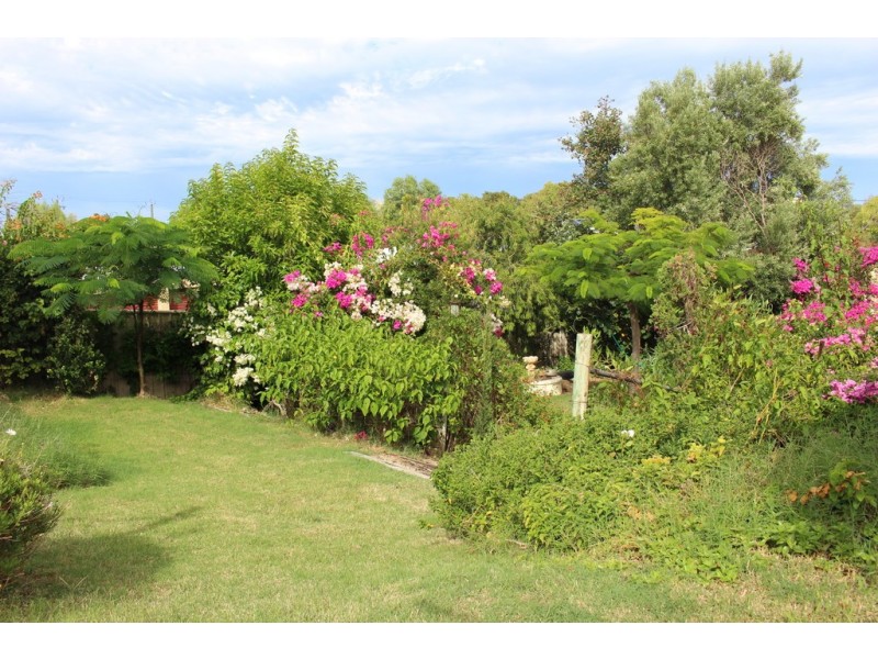 7 Bartlett Place, Port Denison WA 6525