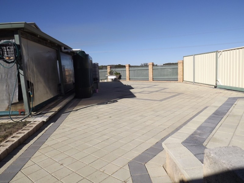 233 Point Leander Drive, Port Denison WA 6525