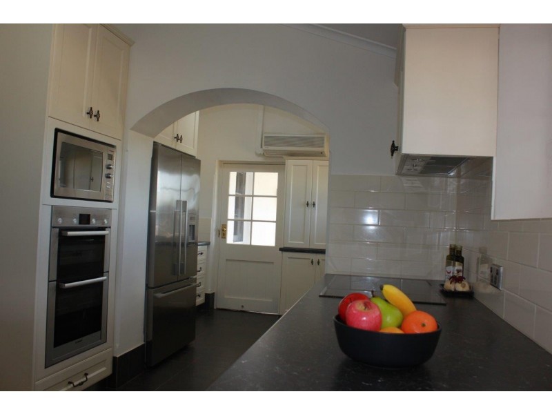 2 Hunts Road, Dongara WA 6525