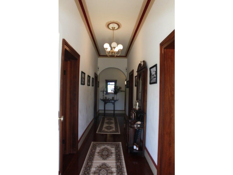 2 Hunts Road, Dongara WA 6525