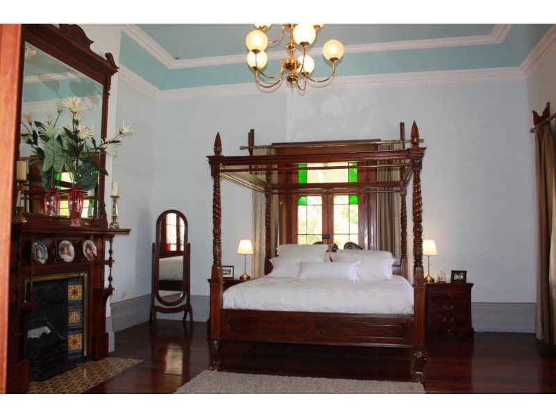 2 Hunts Road, Dongara WA 6525