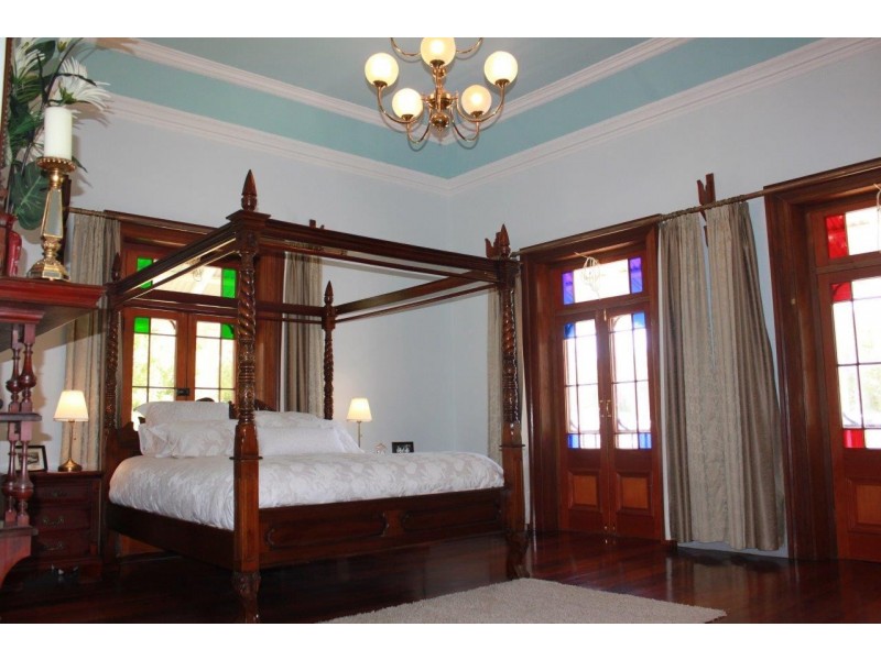 2 Hunts Road, Dongara WA 6525