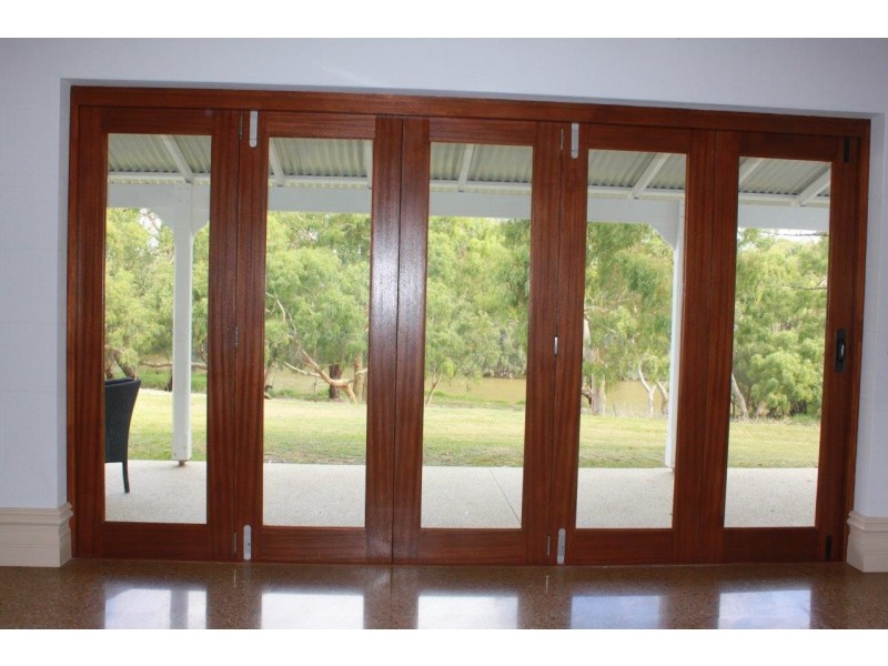 2 Hunts Road, Dongara WA 6525