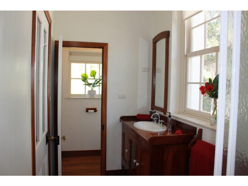 2 Hunts Road, Dongara WA 6525