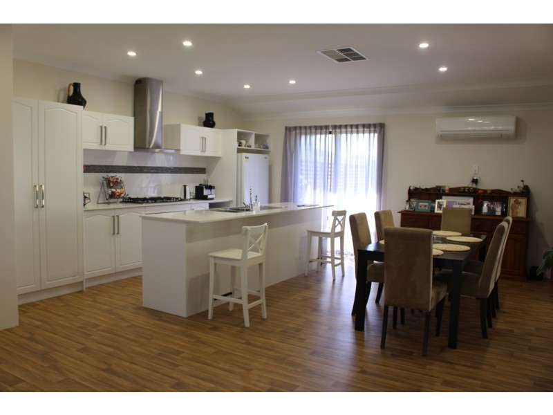 25 Mason Crescent, Port Denison WA 6525