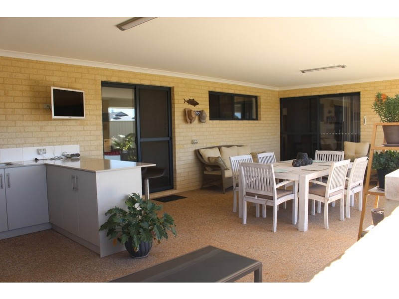 25 Mason Crescent, Port Denison WA 6525