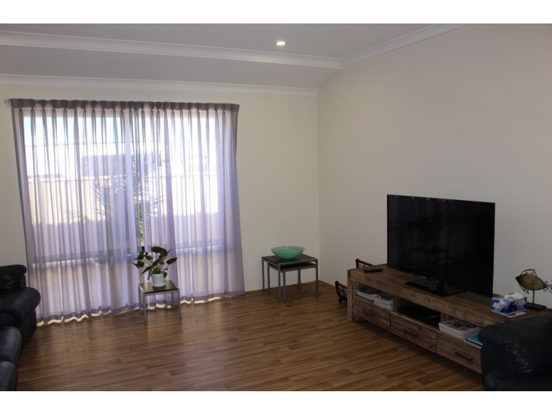 25 Mason Crescent, Port Denison WA 6525