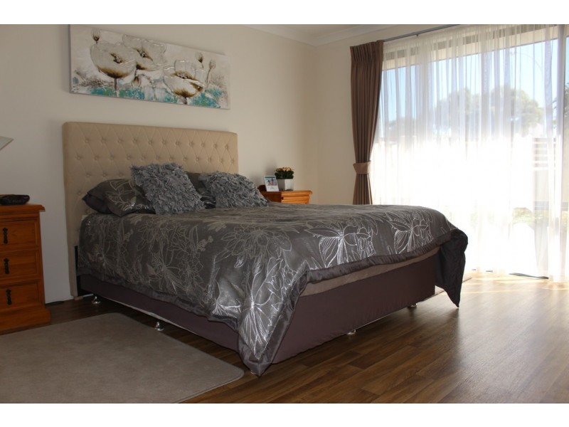 25 Mason Crescent, Port Denison WA 6525