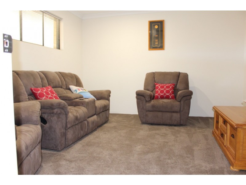 25 Mason Crescent, Port Denison WA 6525