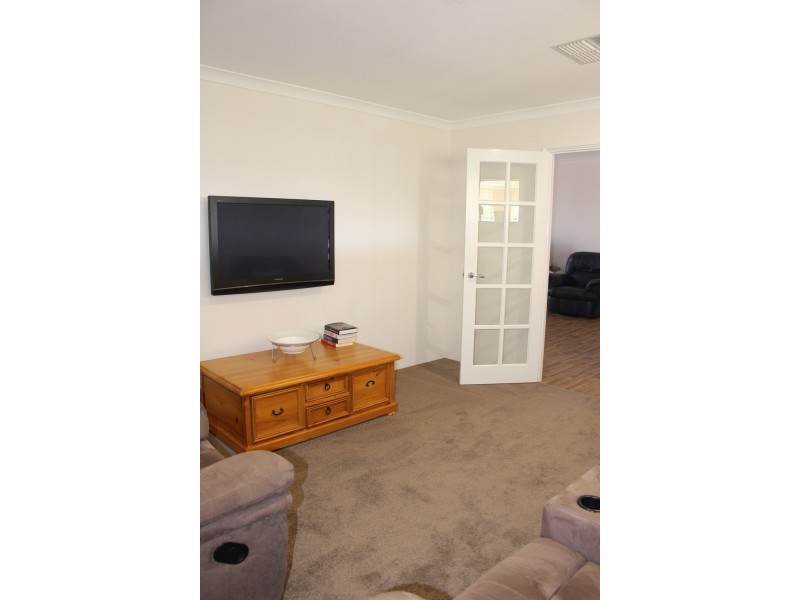 25 Mason Crescent, Port Denison WA 6525