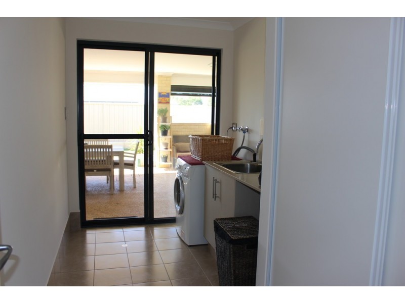 25 Mason Crescent, Port Denison WA 6525