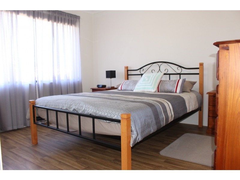 25 Mason Crescent, Port Denison WA 6525