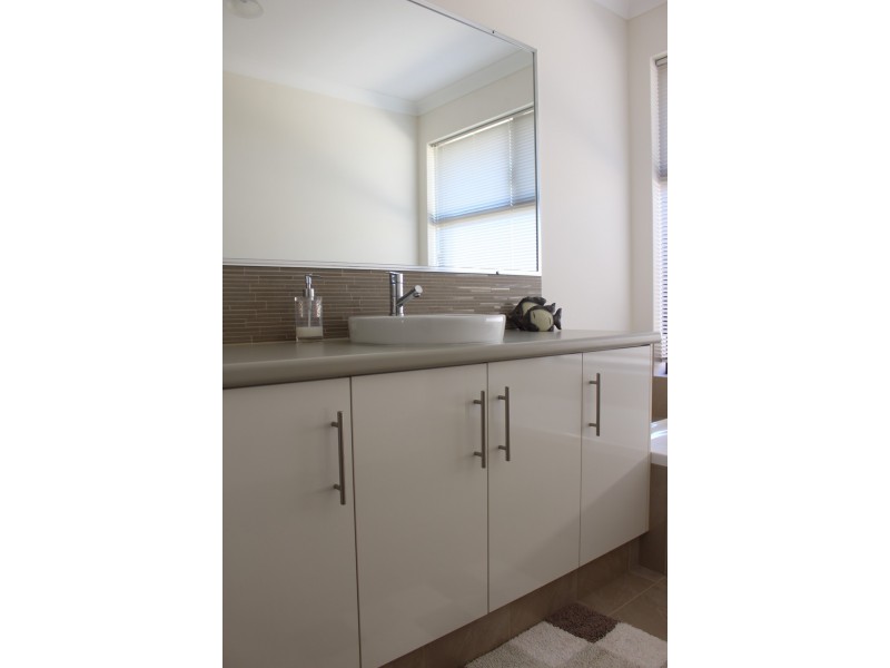 25 Mason Crescent, Port Denison WA 6525