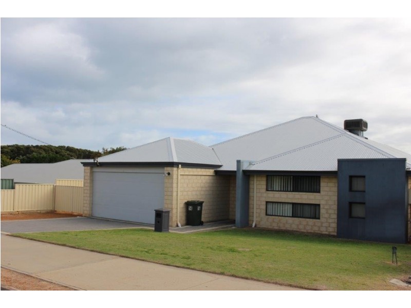 14 Ocean Drive, Port Denison WA 6525