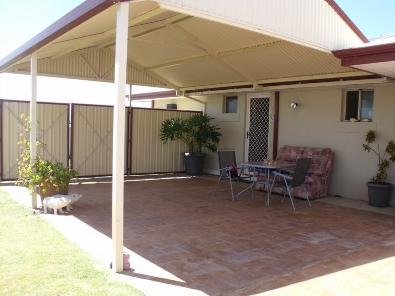 2/216 Stickland, Port Denison WA 6525