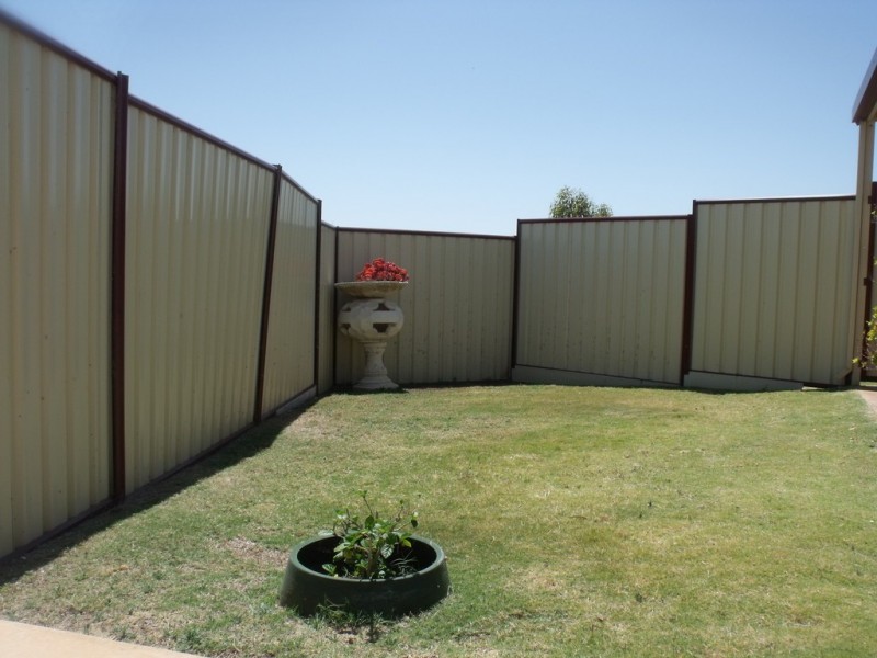 2/216 Stickland, Port Denison WA 6525