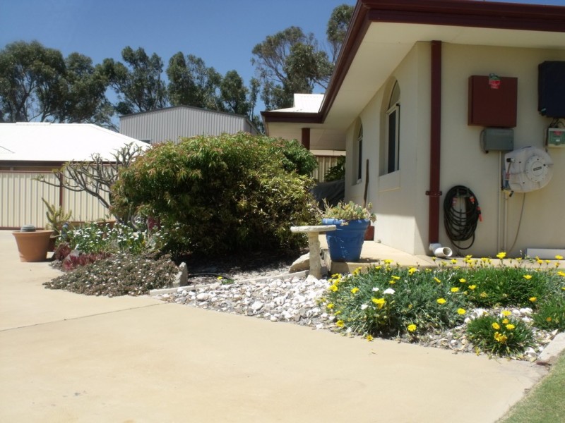 2/216 Stickland, Port Denison WA 6525