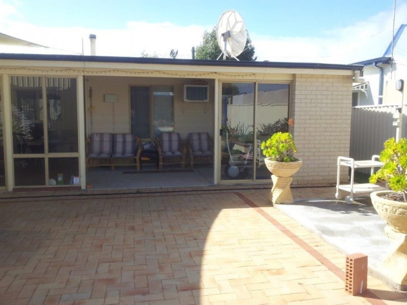 19 Church Street, Dongara WA 6525