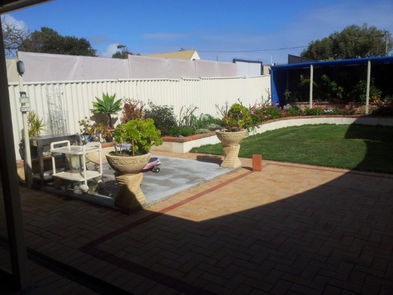 19 Church Street, Dongara WA 6525