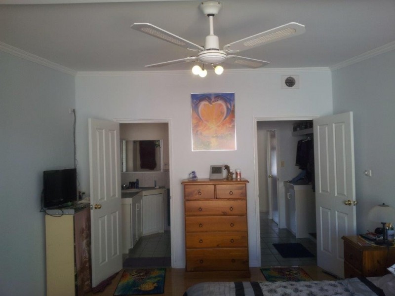 19 Church Street, Dongara WA 6525