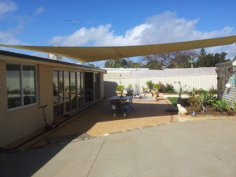 19 Church Street, Dongara WA 6525