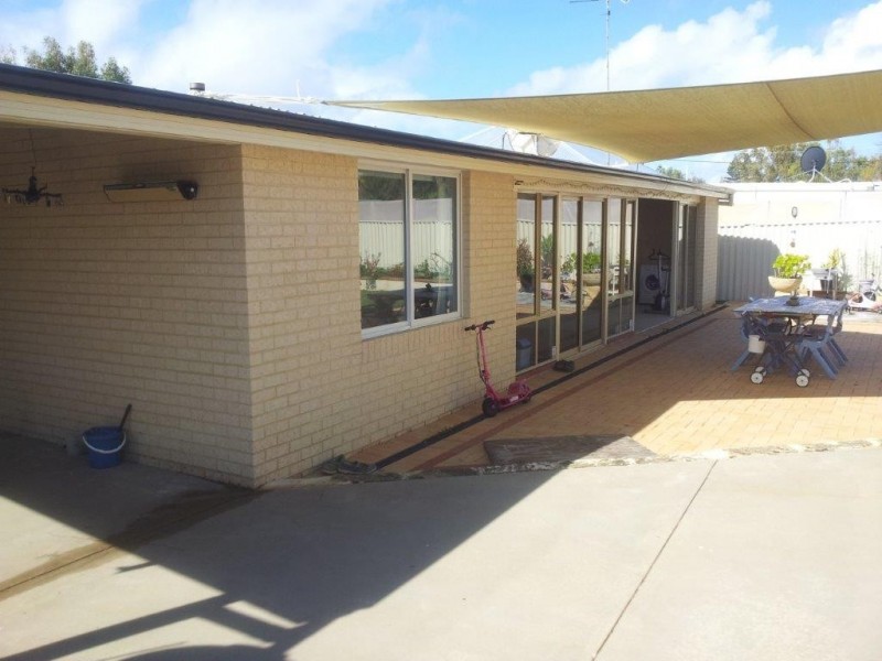 19 Church Street, Dongara WA 6525