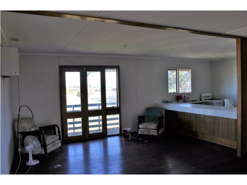 100 Point Leander Drive, Port Denison WA 6525